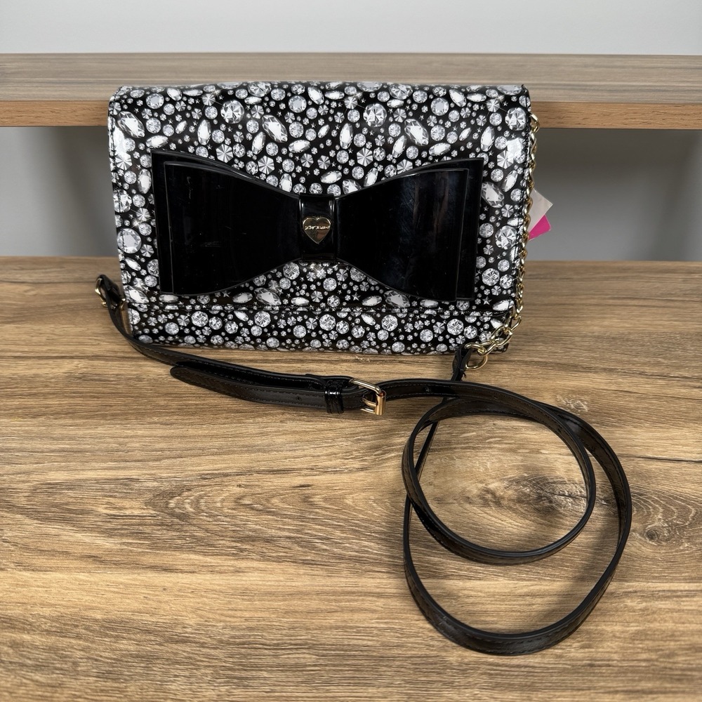 Betsey Johnson Dani Diamond Printed Crossbody Purse Large Bow‎ Black NWT
